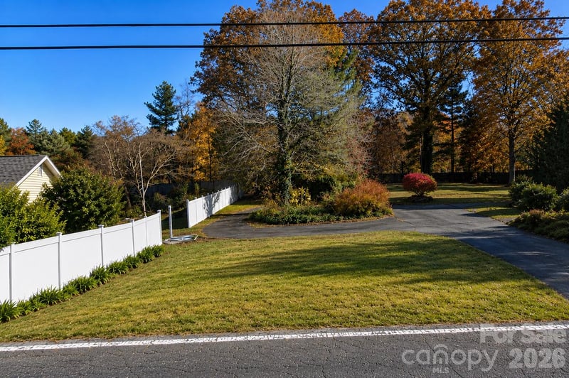 9999 Northeast Ave, Swannanoa, NC 28778