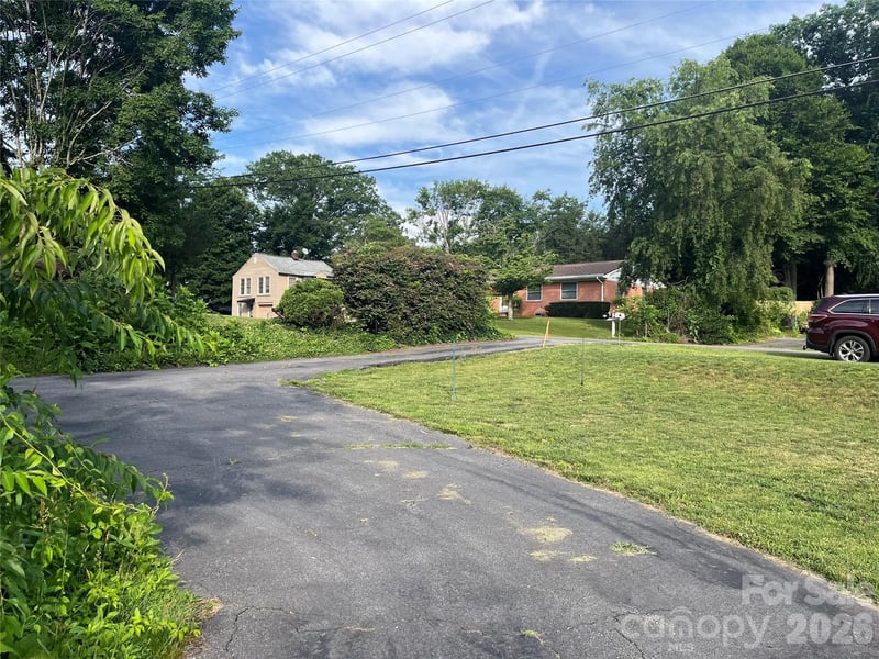 9999 Northeast Ave, Swannanoa, NC 28778