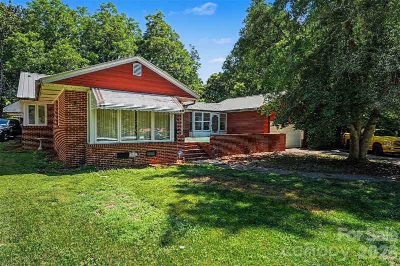 1612 Statesville Blvd, Salisbury, NC 28144