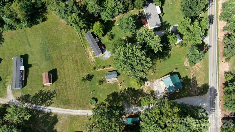 38 Lloyd Barnwell Rd, Hendersonville, NC 28792