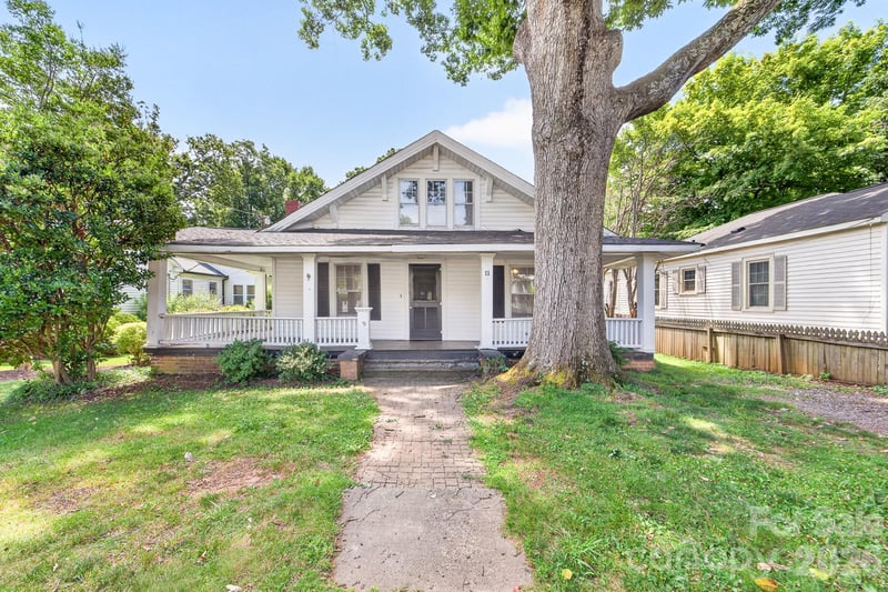 11 Cedar St, Belmont, NC 28012