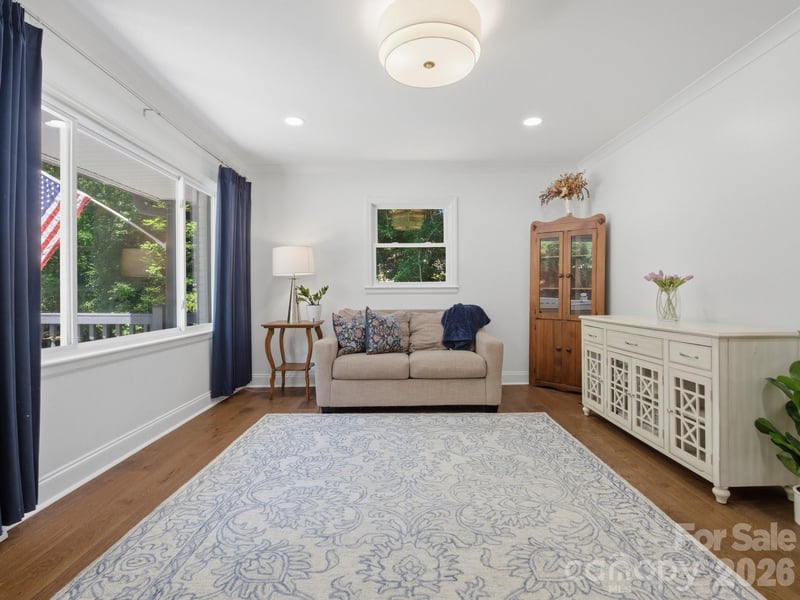 6819 Woodstock Dr, Charlotte, NC 28210