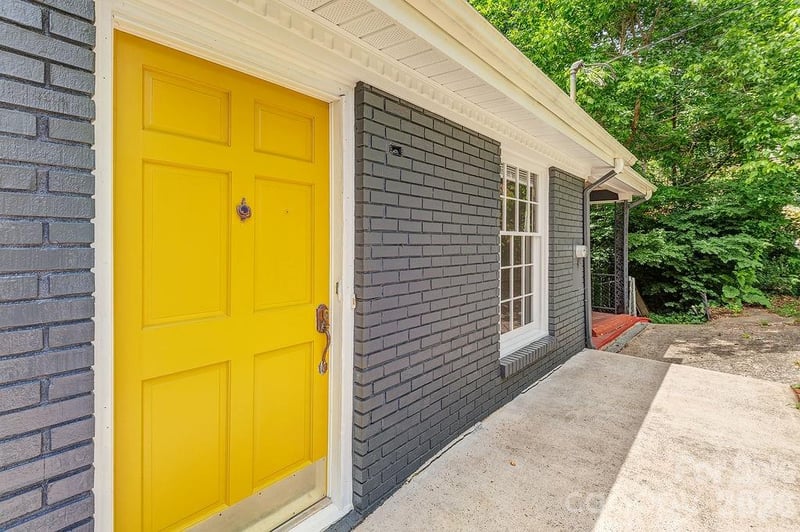 364 Pearson Dr, Asheville, NC 28801