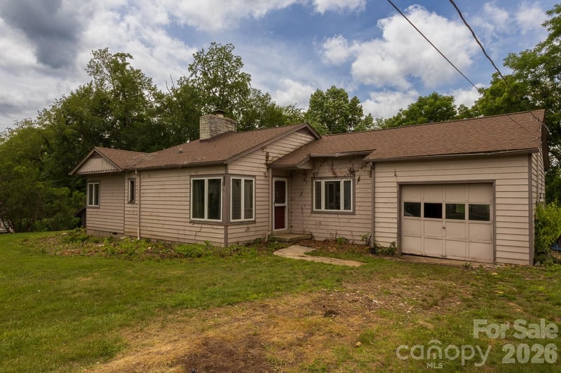 115 Church St, Burnsville, NC 28714