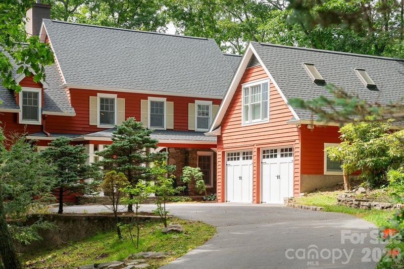 108 Flame Azalea Dr, Swannanoa, NC 28778
