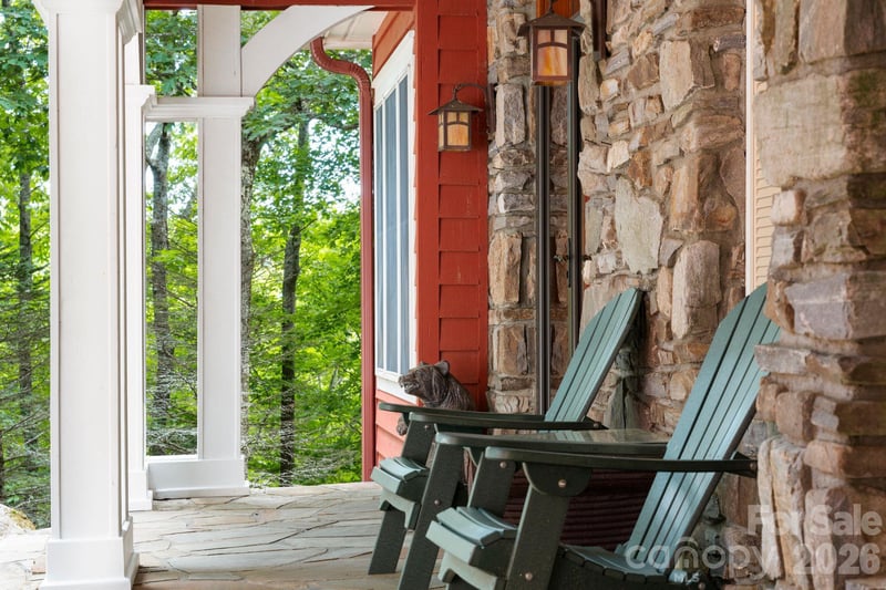 108 Flame Azalea Dr, Swannanoa, NC 28778