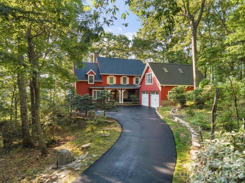 108 Flame Azalea Dr, Swannanoa, NC 28778