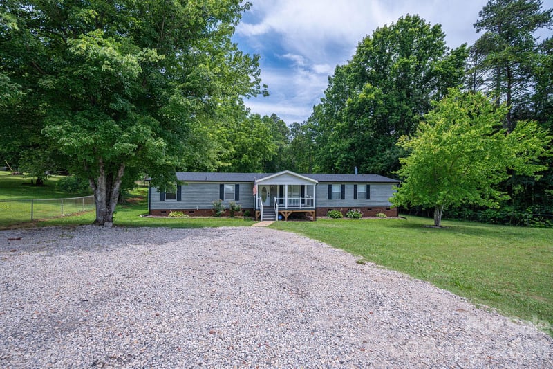 1002 Kiser Rd, Bessemer City, NC 28016