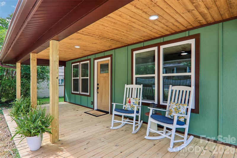 169 East St, Waynesville, NC 28786