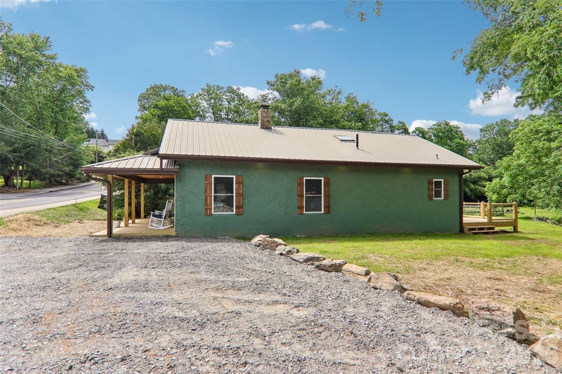 169 East St, Waynesville, NC 28786