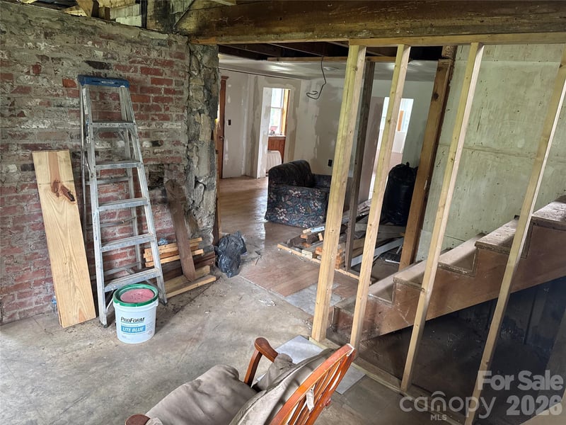 102 Ransom Rd, Clyde, NC 28721