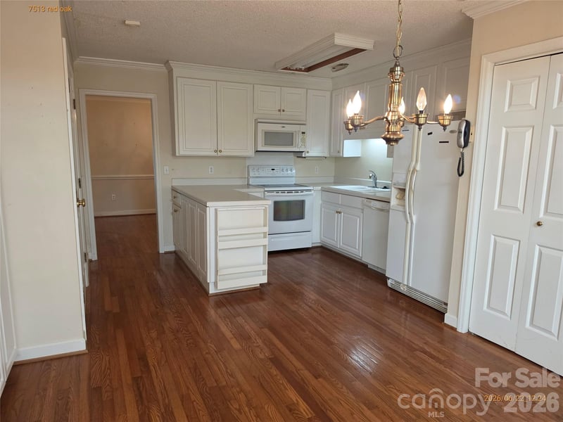 7513 Red Oak Ln, Charlotte, NC 28226
