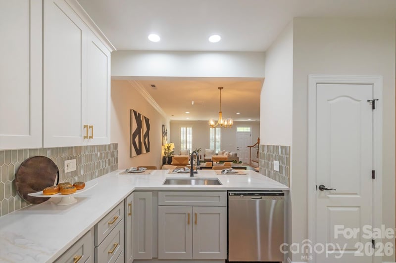 9323 Bonnie Briar Cir, Charlotte, NC 28277