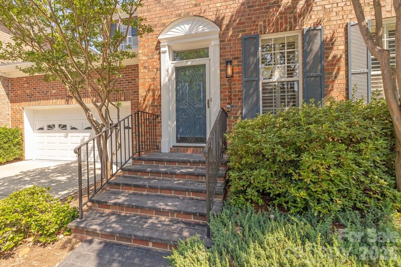 9323 Bonnie Briar Cir, Charlotte, NC 28277