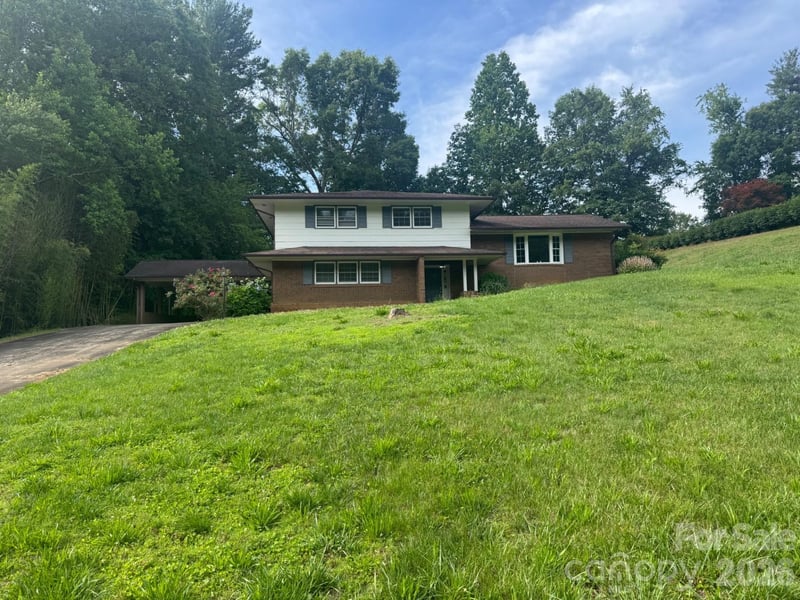 8417 Rolling Hills Ave, Hickory, NC 28602