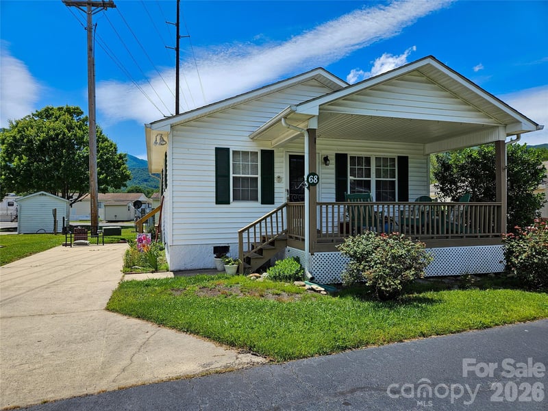 68 Strollers Ln, Waynesville, NC 28786