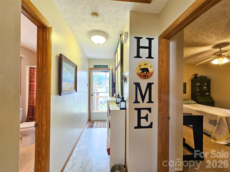 68 Strollers Ln, Waynesville, NC 28786