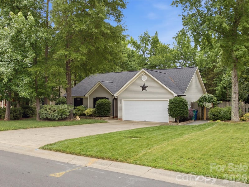1102 Slate Ridge Rd, Matthews, NC 28104