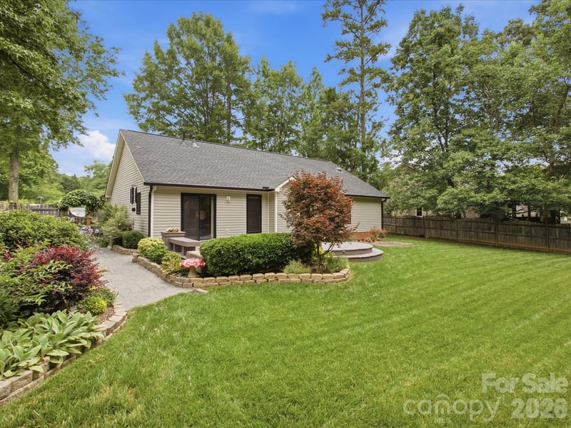 1102 Slate Ridge Rd, Matthews, NC 28104