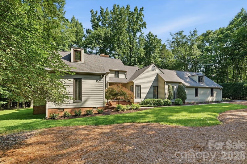 2402 Beaucatcher Ln, Charlotte, NC 28270