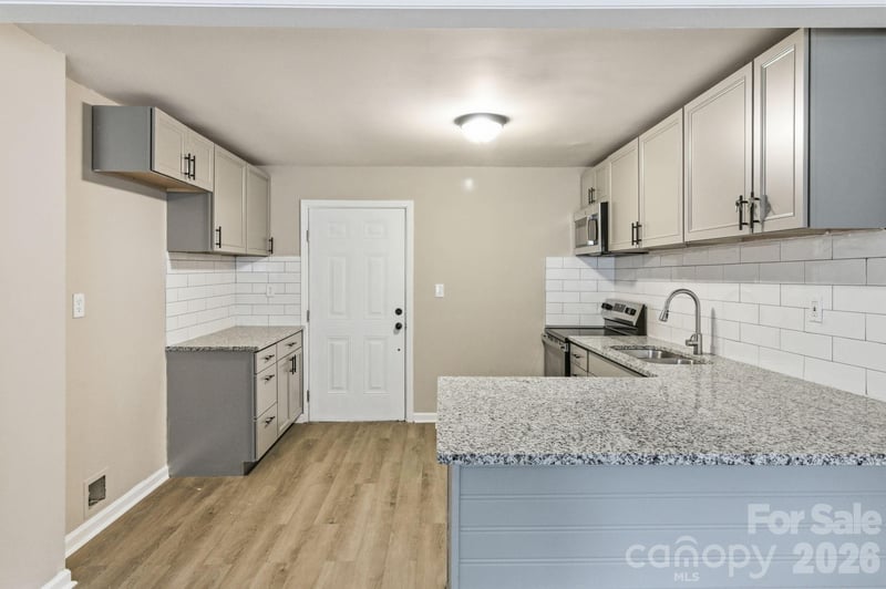 2732 Thornton Rd, Charlotte, NC 28208