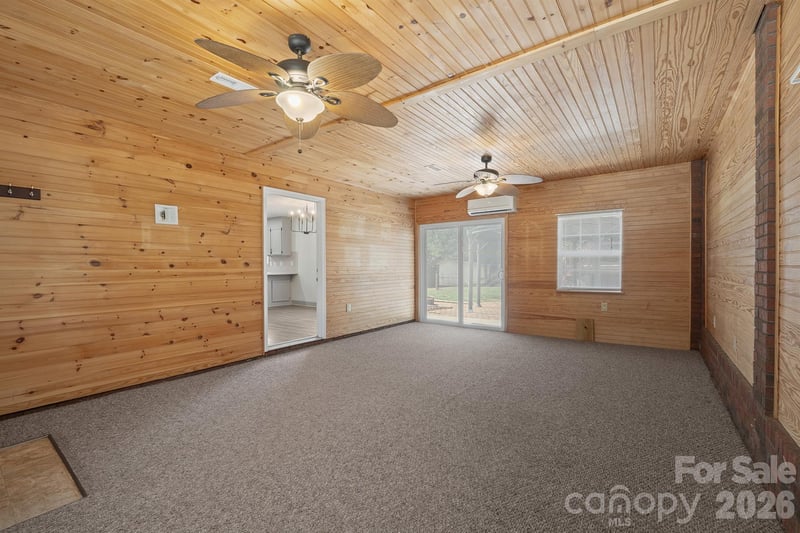 114 Glenwood Valley Dr, Harmony, NC 28634