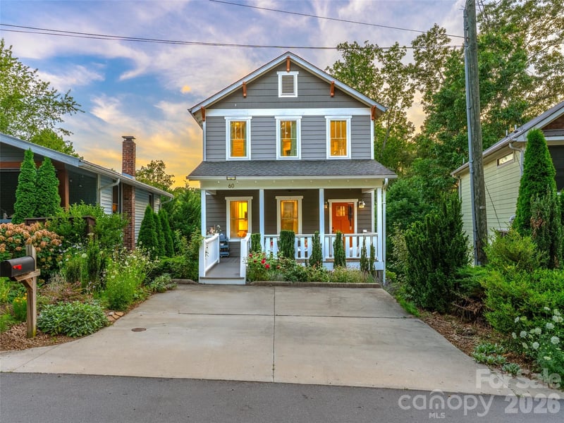 60 Mardell Cir, Asheville, NC 28806