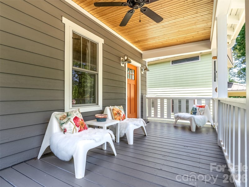 60 Mardell Cir, Asheville, NC 28806