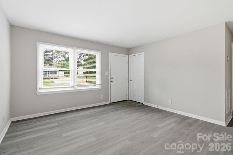 2725 Thornton Rd, Charlotte, NC 28208