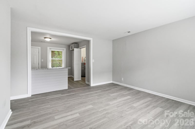 2725 Thornton Rd, Charlotte, NC 28208