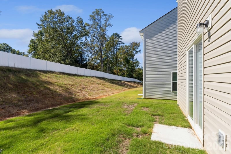 6248 Lowe Ln, Charlotte, NC 28214