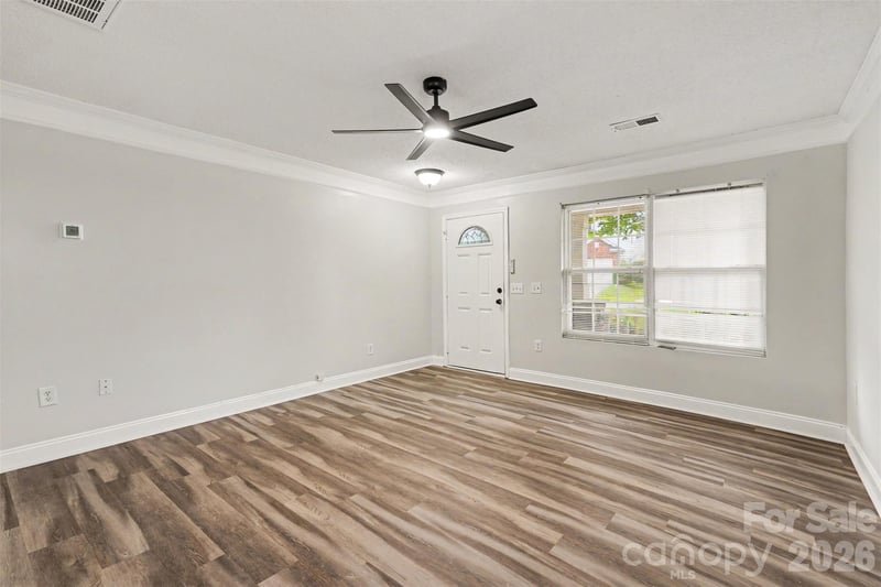 6010 Raisin Tree Ln, Charlotte, NC 28215