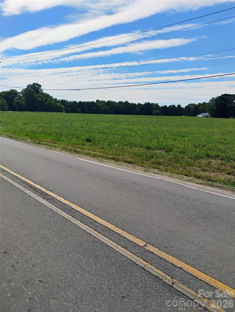 3823 Hickory Lincolnton Hw, Newton, NC 28658