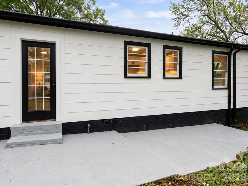 142 Ervin Ave, Newton, NC 28658