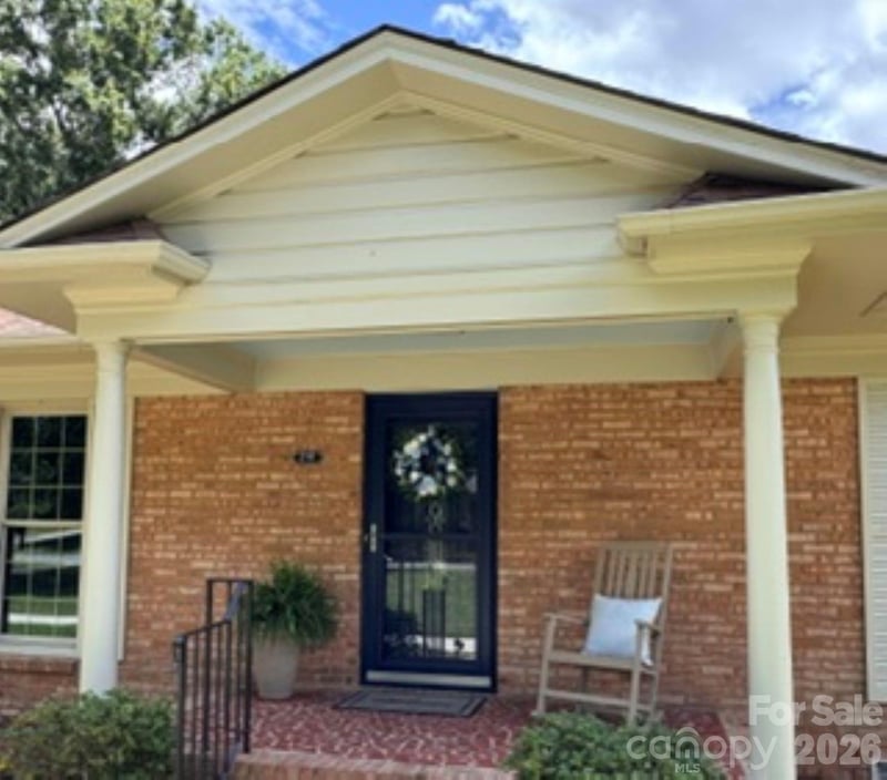 218 Sturbridge Dr, Charlotte, NC 28214