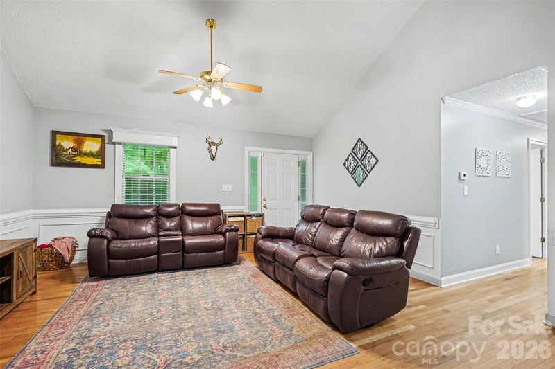 8904 Gosnell Dr, Charlotte, NC 28227