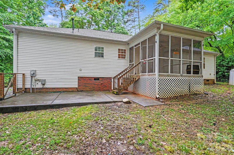 8904 Gosnell Dr, Charlotte, NC 28227
