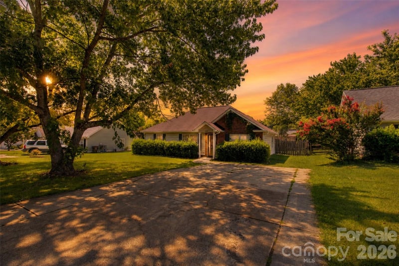 1737 Rosewell Dr, Rock Hill, SC 29732