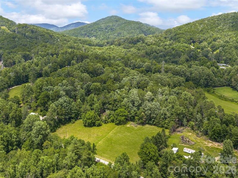 Foster Creek Rd, Horse Shoe, NC 28742