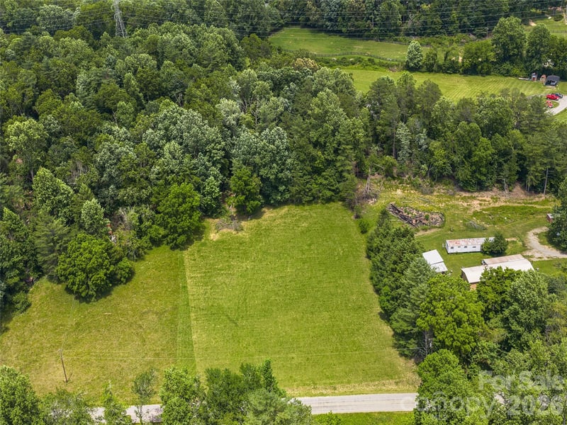 Foster Creek Rd, Horse Shoe, NC 28742