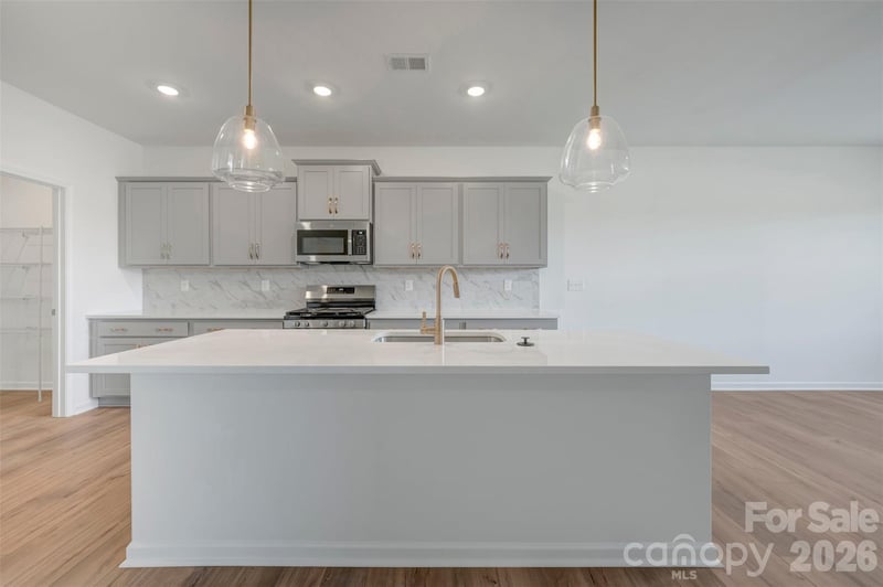 2173 Clifton Rd, Sherrills Ford, NC 28673