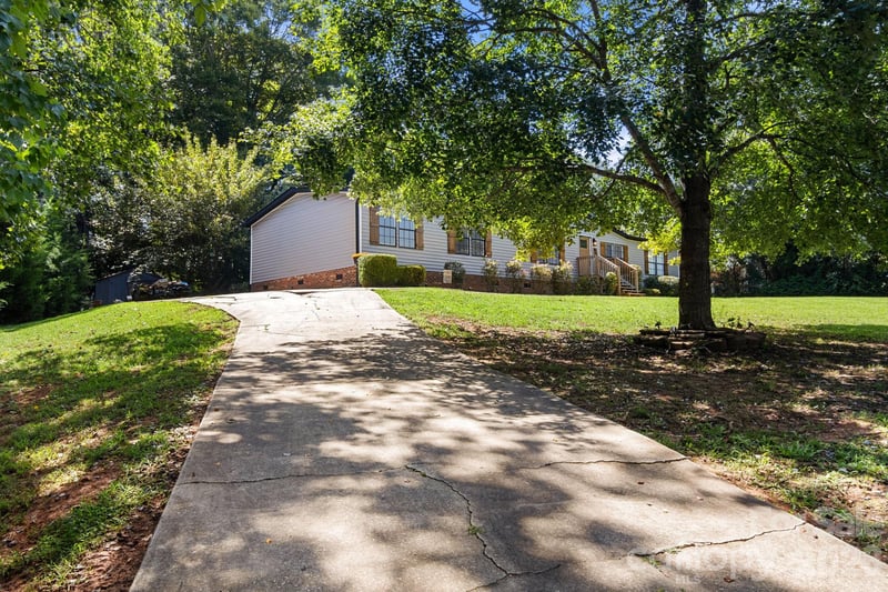 824 Joseph Antoon Cir, Stanley, NC 28164