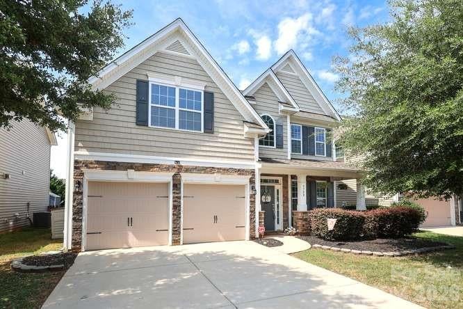 9748 Elgin Moor Rd, Charlotte, NC 28278