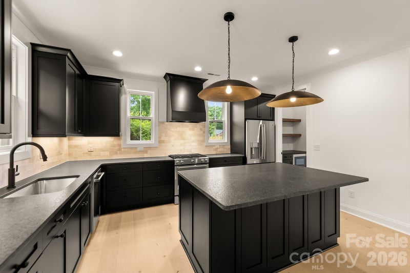 3031 Mathis Dr, Charlotte, NC 28208