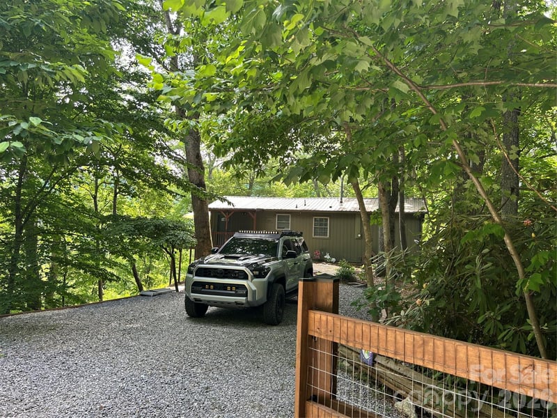 20 Kimberly Rd, Black Mountain, NC 28711