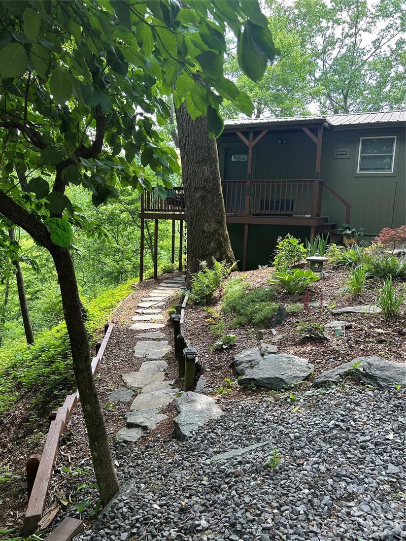 20 Kimberly Rd, Black Mountain, NC 28711