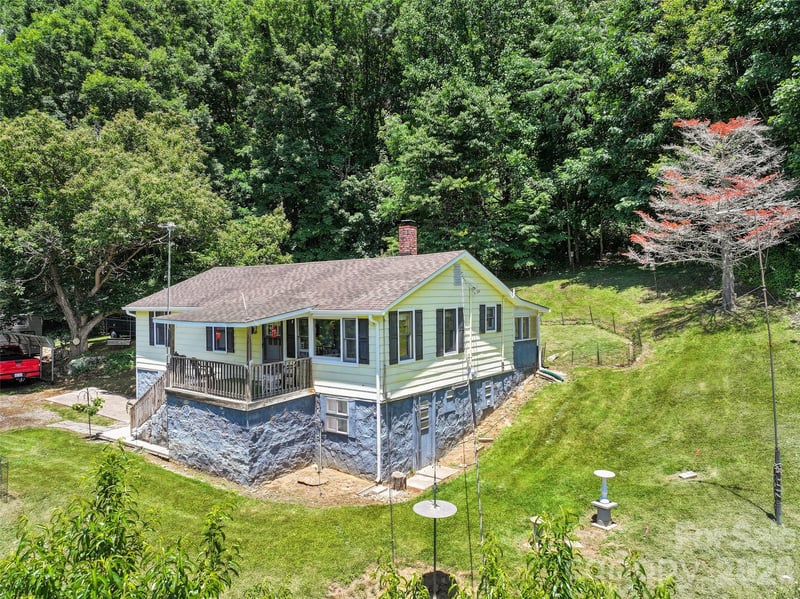2426 Wesley Creek Rd, Clyde, NC 28721