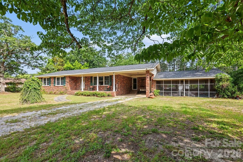 6774 Woodhaven Rd, Kershaw, SC 29067