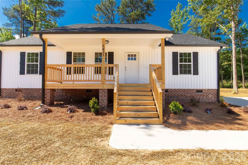 1425 Mack Dr, Mcconnells, SC 29726