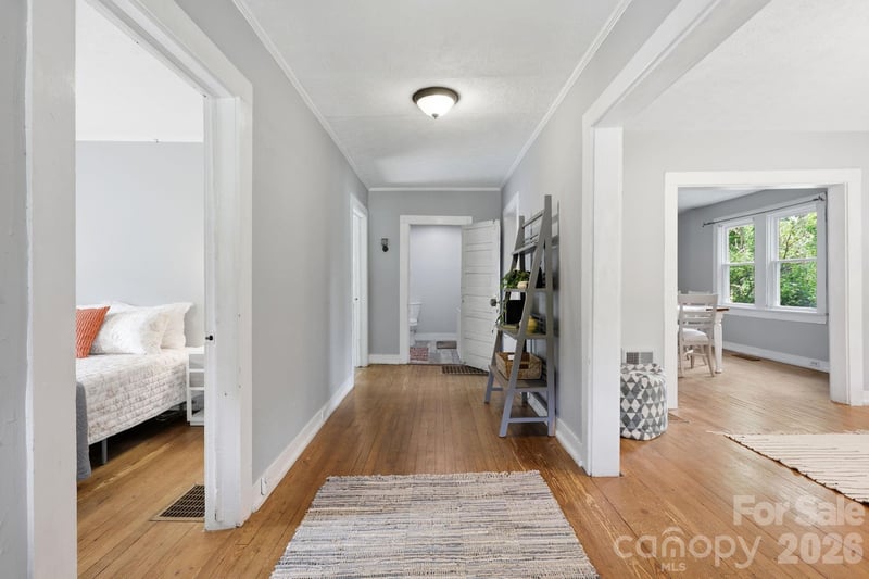21 Clemmons St, Asheville, NC 28801